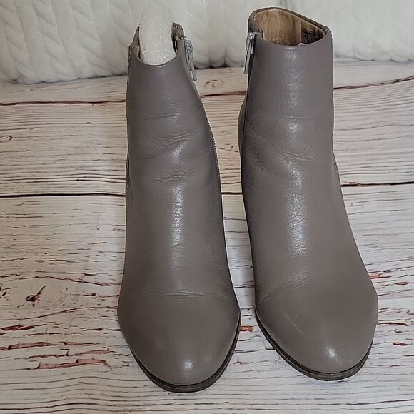Vionic Taupe Leather Ankle Boots Size 6.5 - Picture 4 of 9